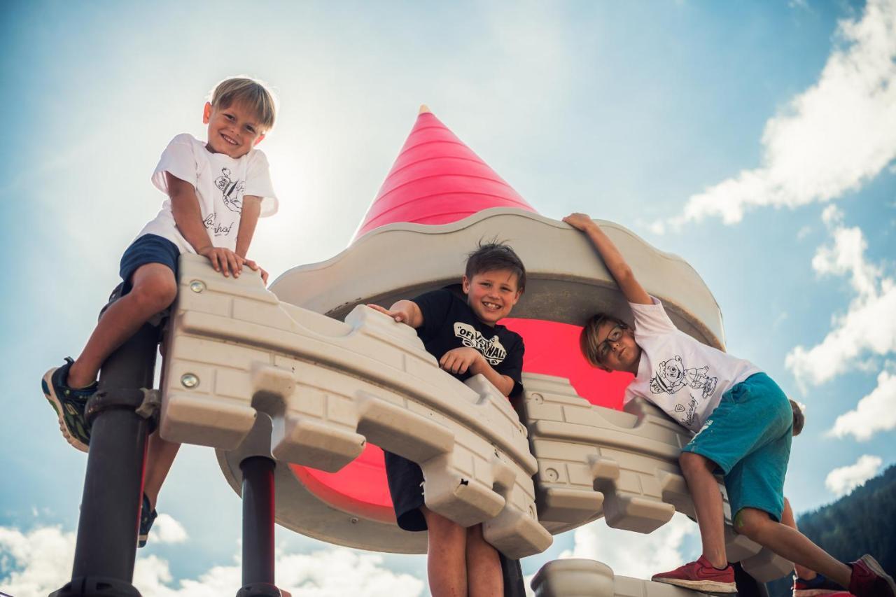 Kinderhotel Laderhof ラディス エクステリア 写真