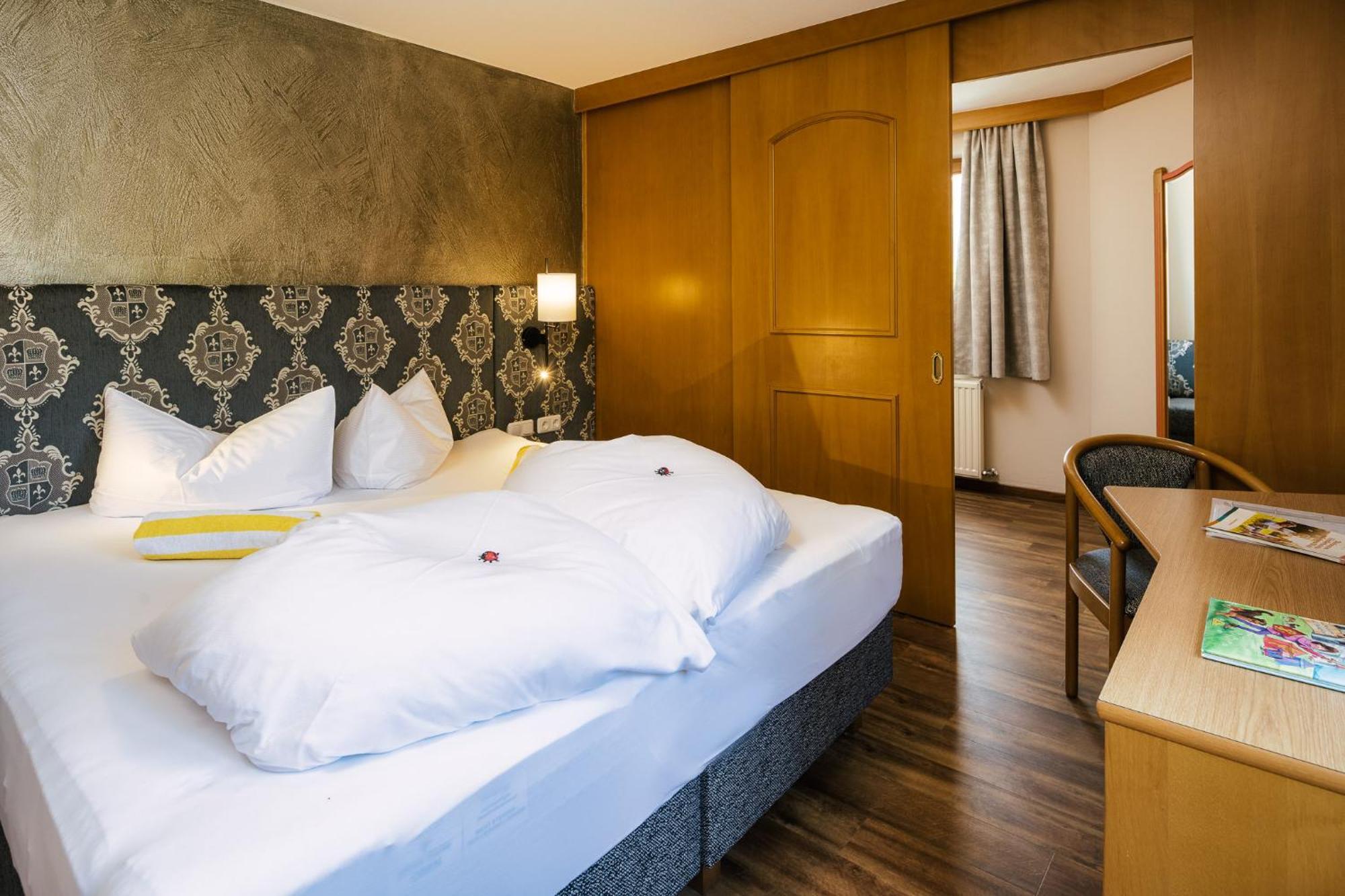 Kinderhotel Laderhof ラディス エクステリア 写真