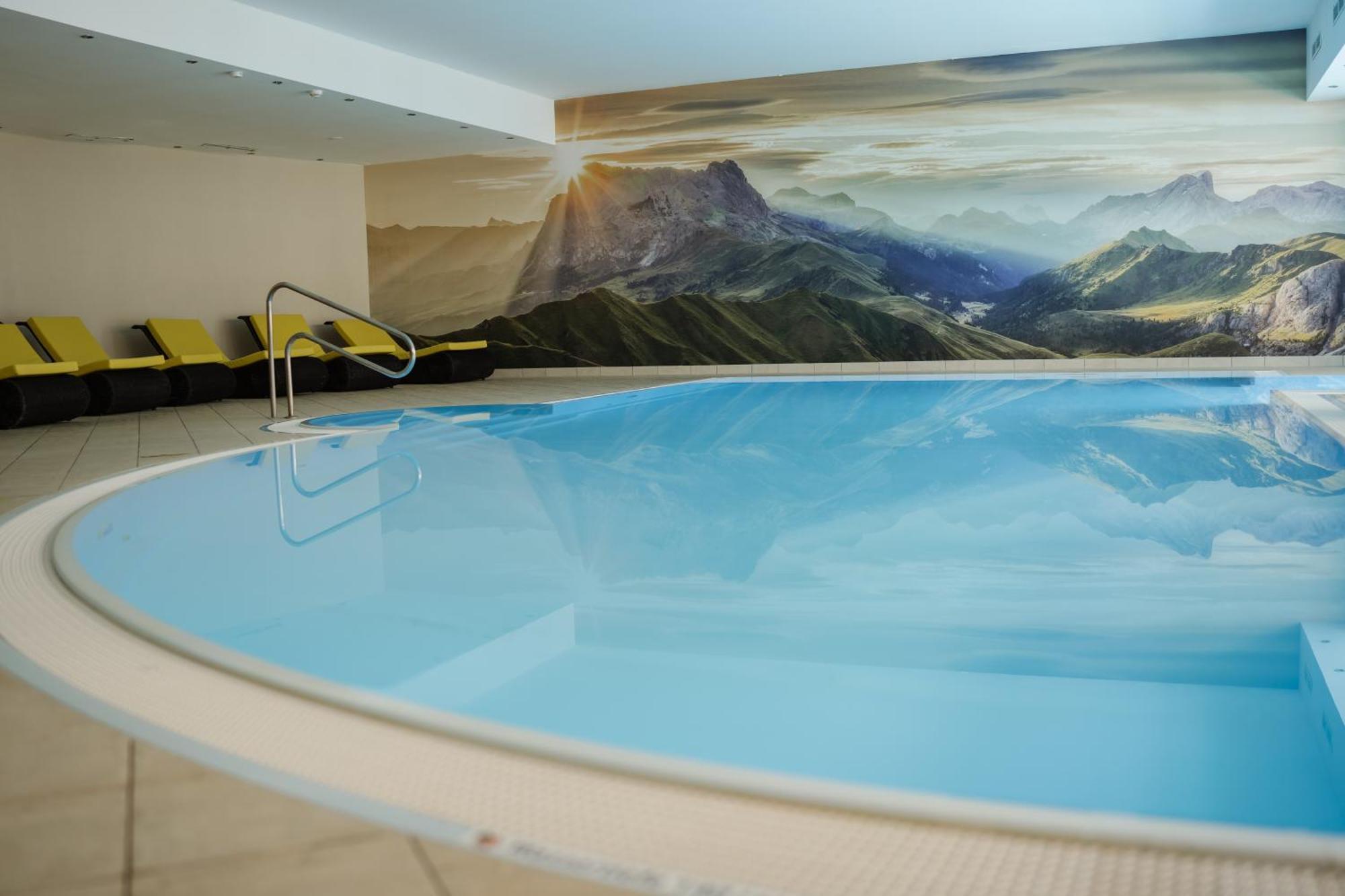 Kinderhotel Laderhof ラディス エクステリア 写真