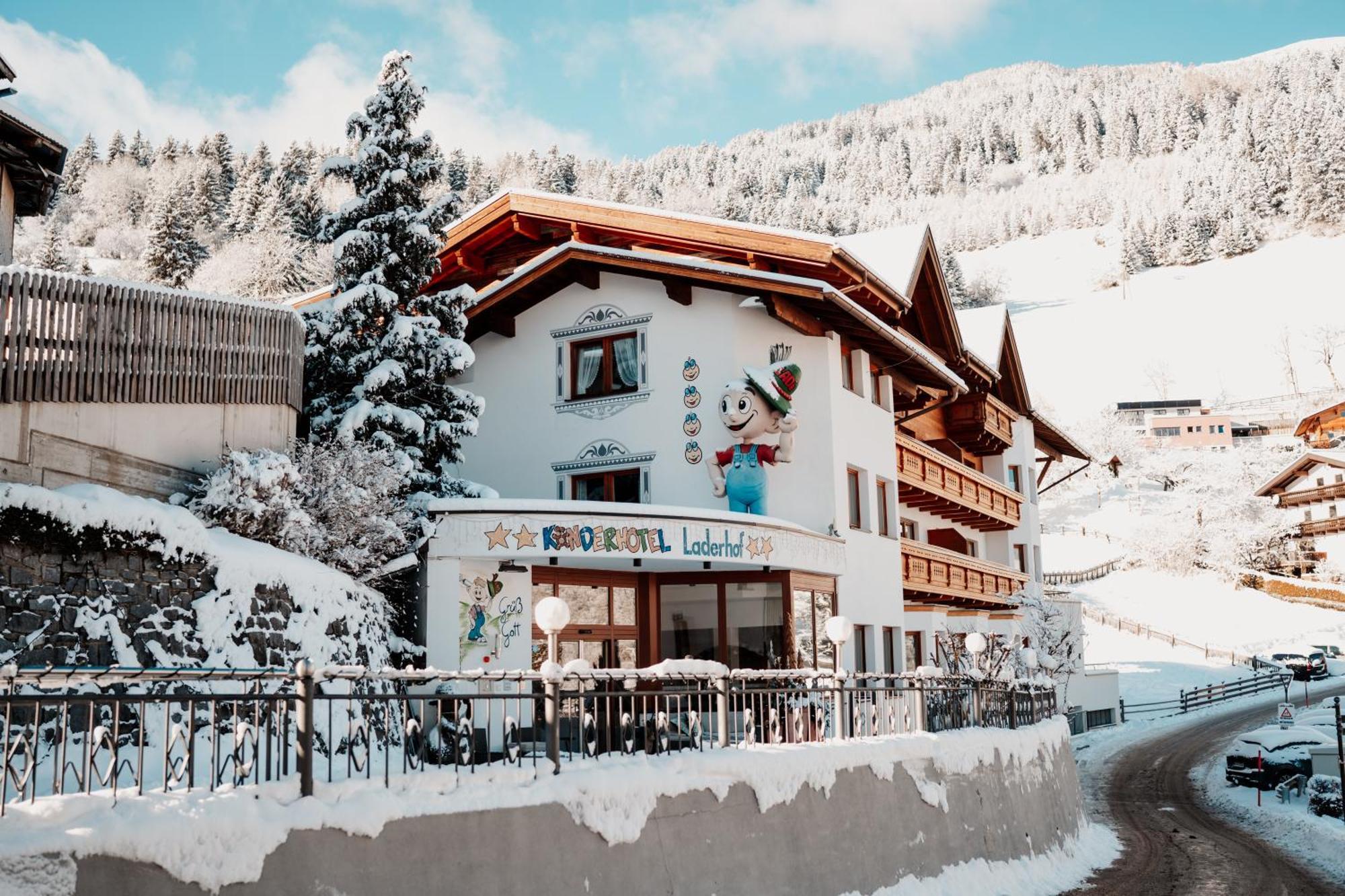 Kinderhotel Laderhof ラディス エクステリア 写真