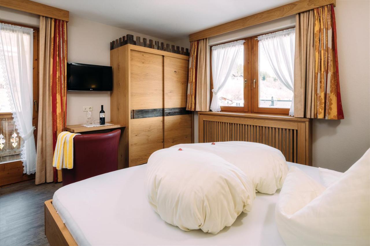 Kinderhotel Laderhof ラディス エクステリア 写真
