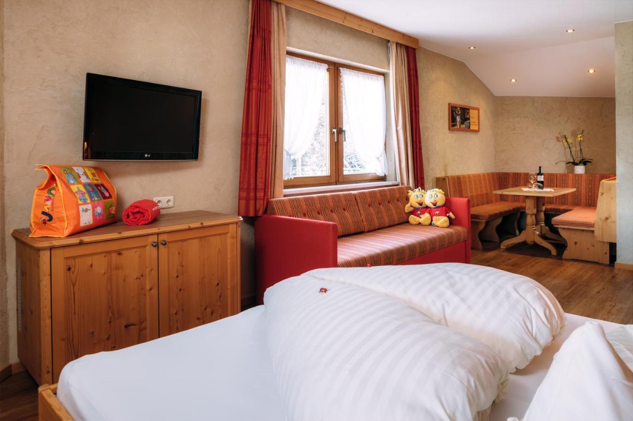 Kinderhotel Laderhof ラディス エクステリア 写真